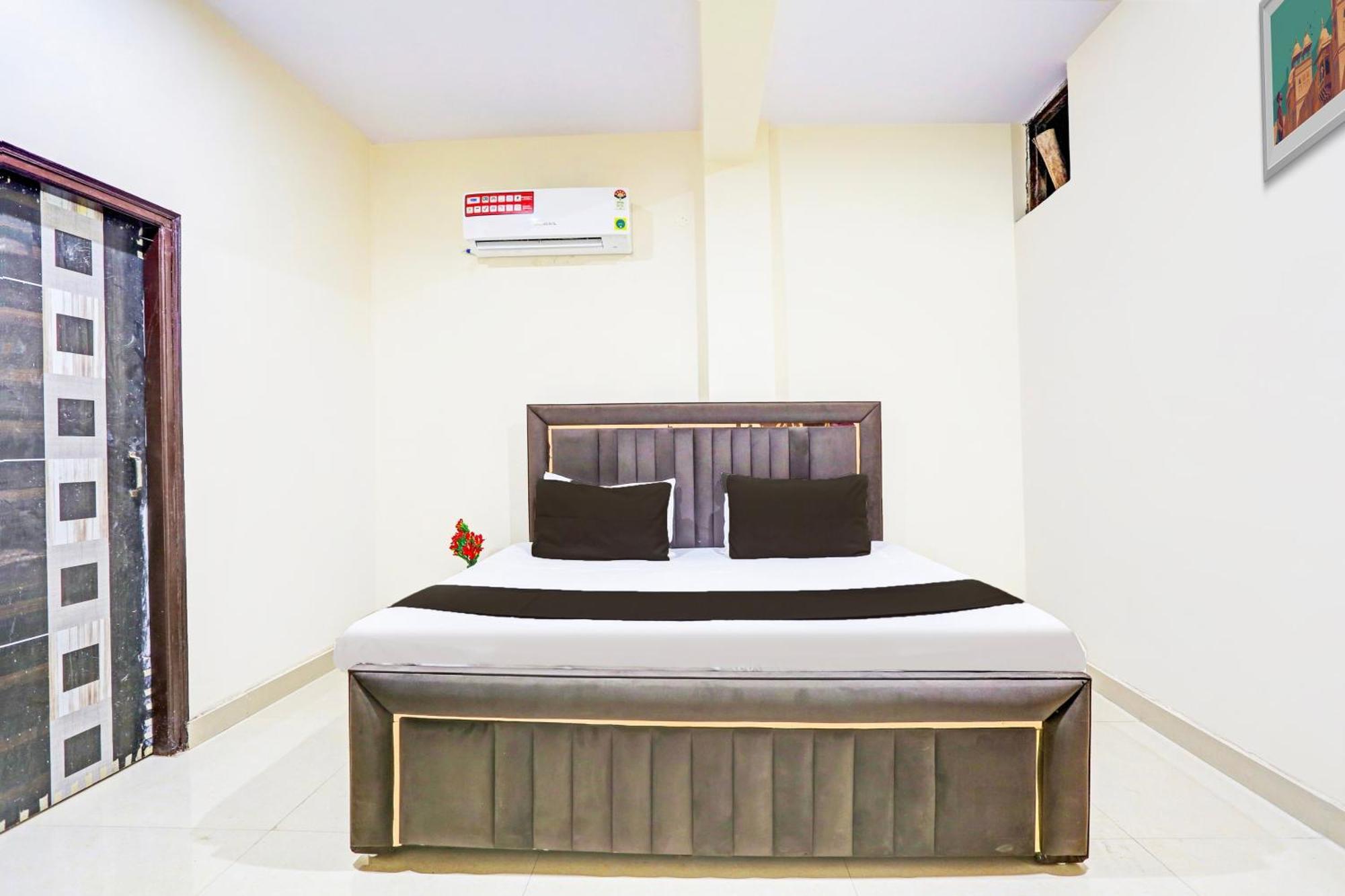 Hotel O Redbull Inn 구르가온 외부 사진