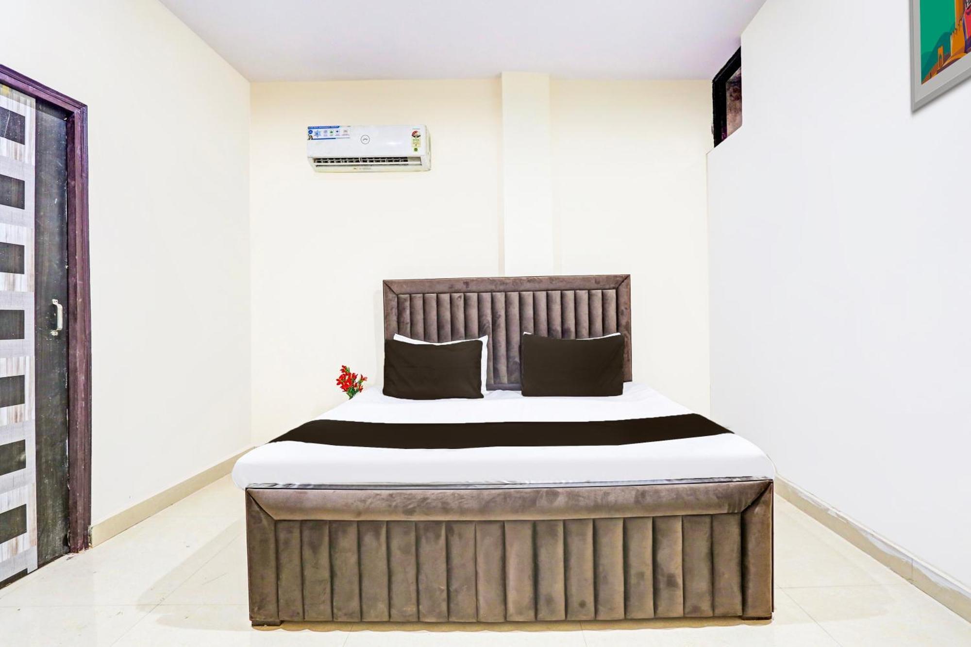 Hotel O Redbull Inn 구르가온 외부 사진